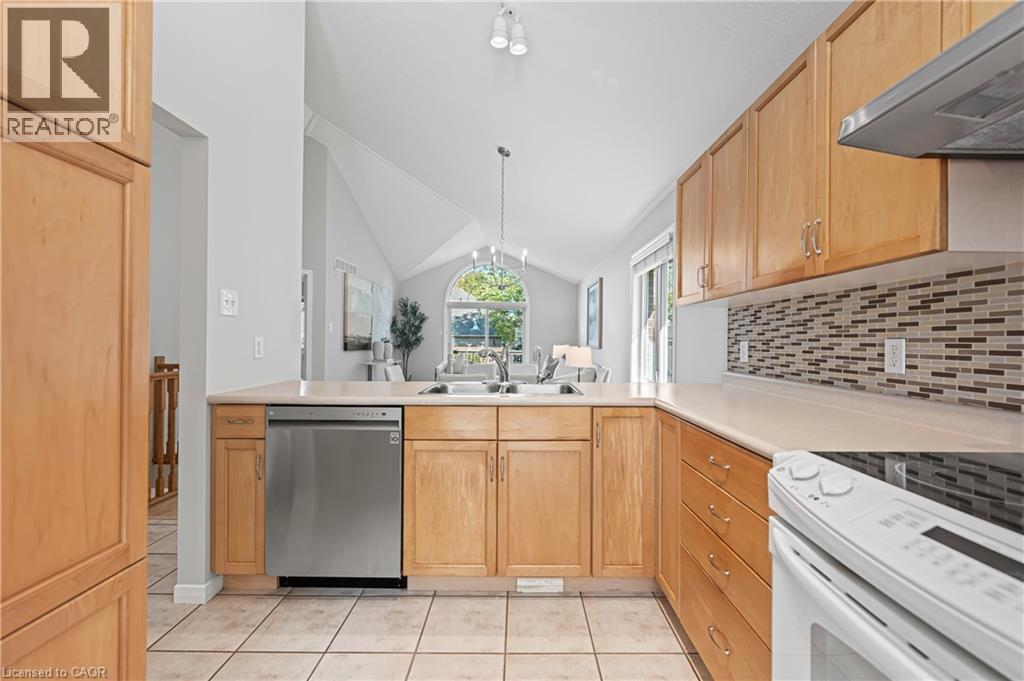 432 Sandbanks Crescent, Waterloo, Ontario  N2V 2J1 - Photo 13 - 40776044