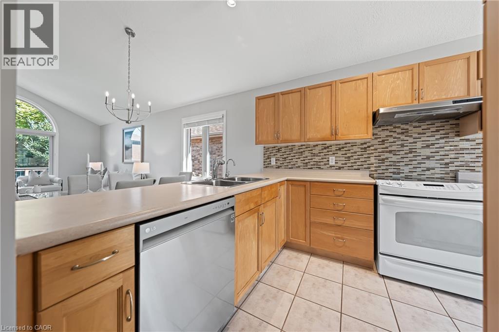 432 Sandbanks Crescent, Waterloo, Ontario  N2V 2J1 - Photo 14 - 40776044