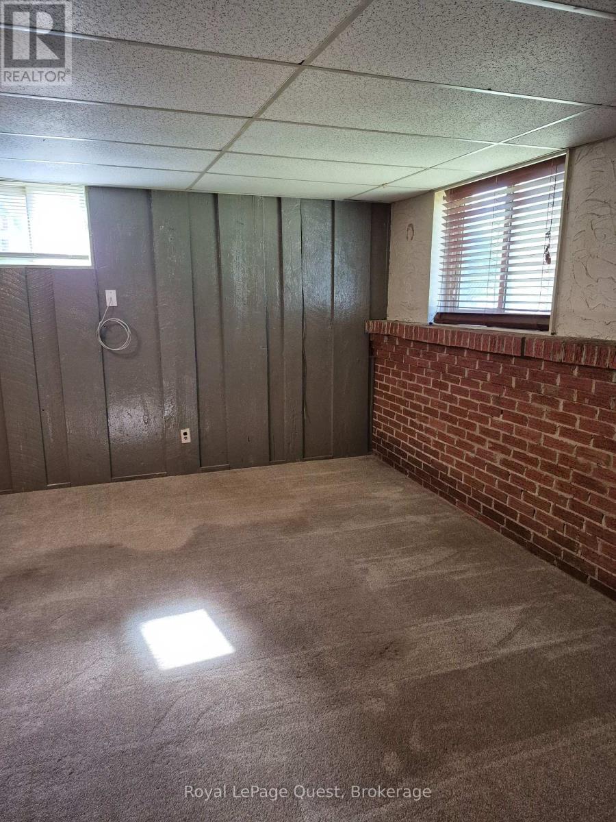 129 Simcoe Street, Orillia, Ontario  L3V 1G8 - Photo 33 - S12442964