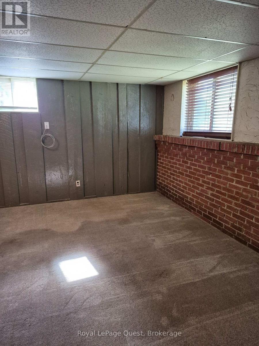 129 Simcoe Street, Orillia, Ontario  L3V 1G8 - Photo 34 - S12442964