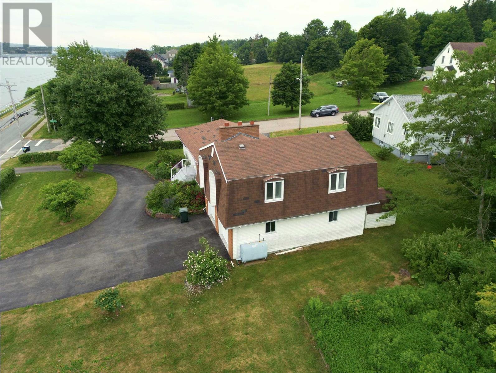247 Westmount Road, Westmount, Nova Scotia  B1R 1A3 - Photo 4 - 202517140
