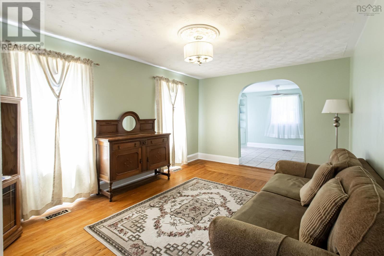 481 Main Street, Middleton, Nova Scotia  B0S 1P0 - Photo 10 - 202518626