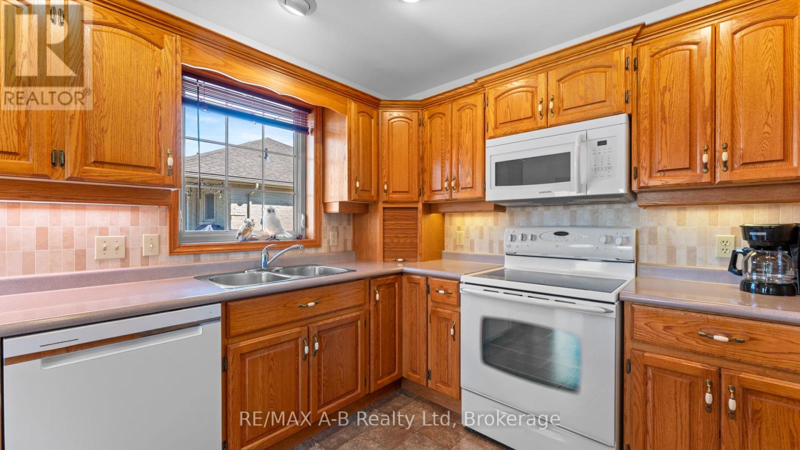 198 Wimpole Street, West Perth, Ontario  N0K 1N0 - Photo 12 - X12442922