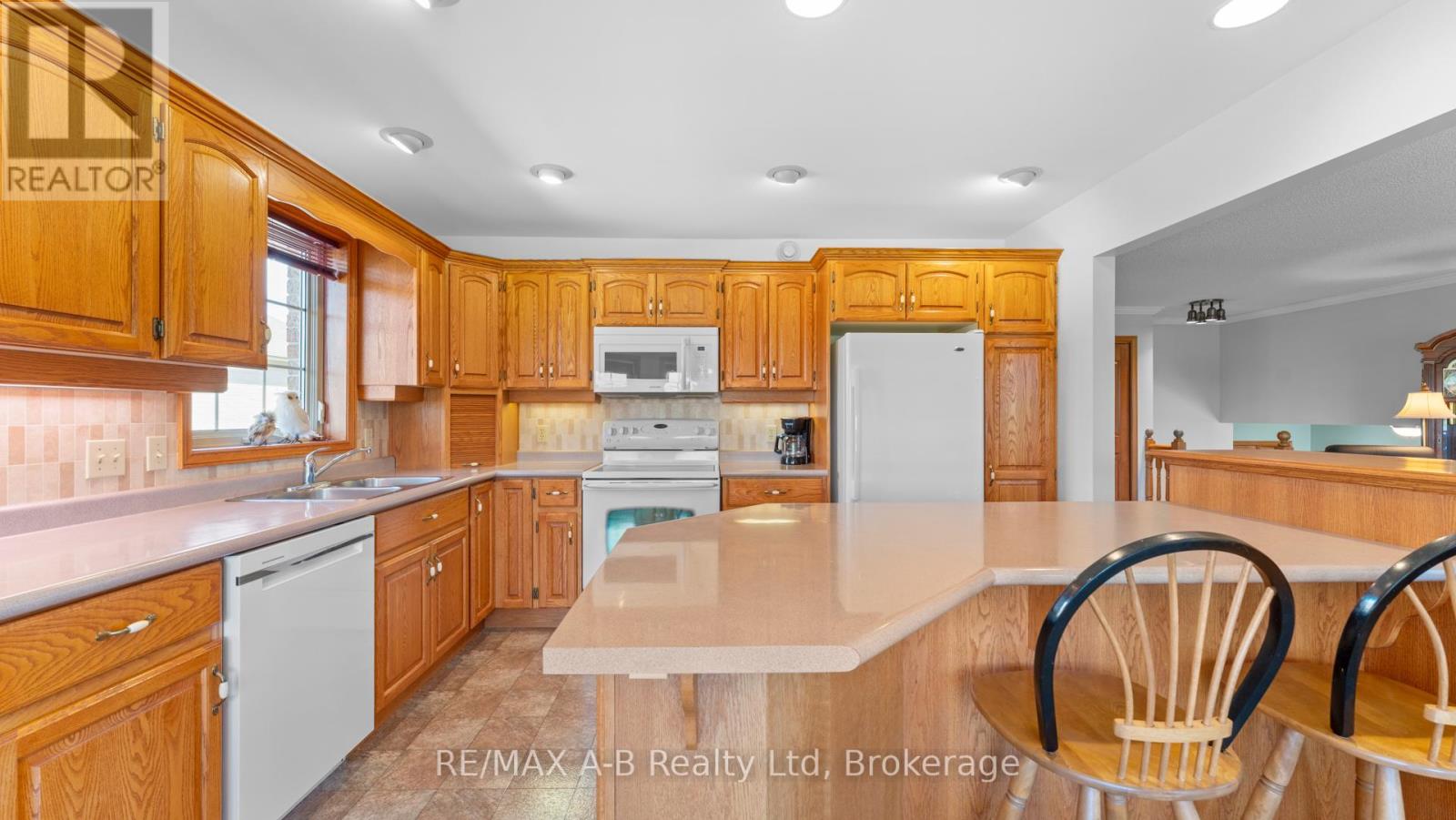 198 Wimpole Street, West Perth, Ontario  N0K 1N0 - Photo 14 - X12442922