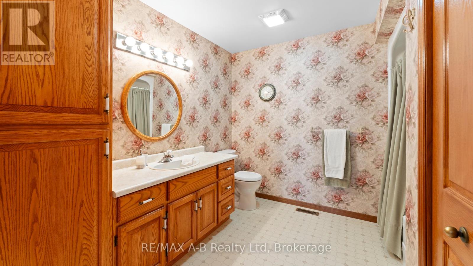 198 Wimpole Street, West Perth, Ontario  N0K 1N0 - Photo 25 - X12442922