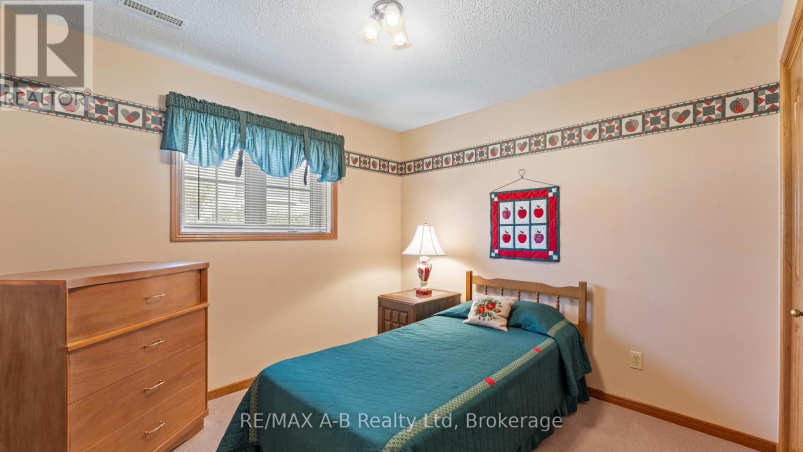 198 Wimpole Street, West Perth, Ontario  N0K 1N0 - Photo 32 - X12442922