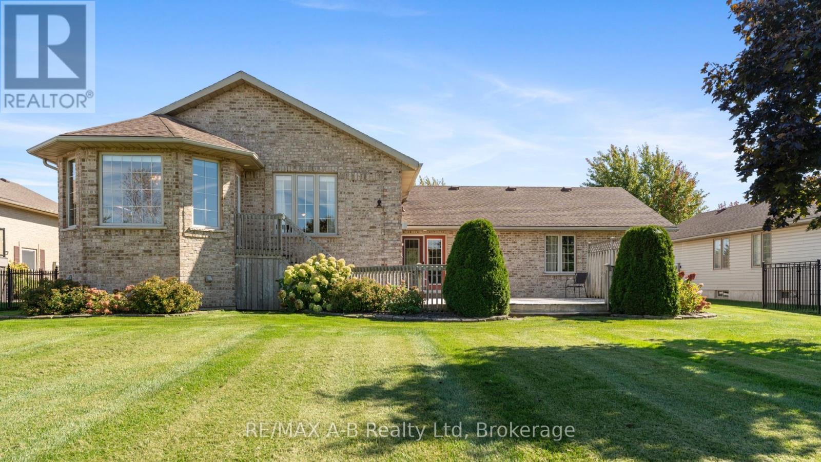 198 Wimpole Street, West Perth, Ontario  N0K 1N0 - Photo 38 - X12442922