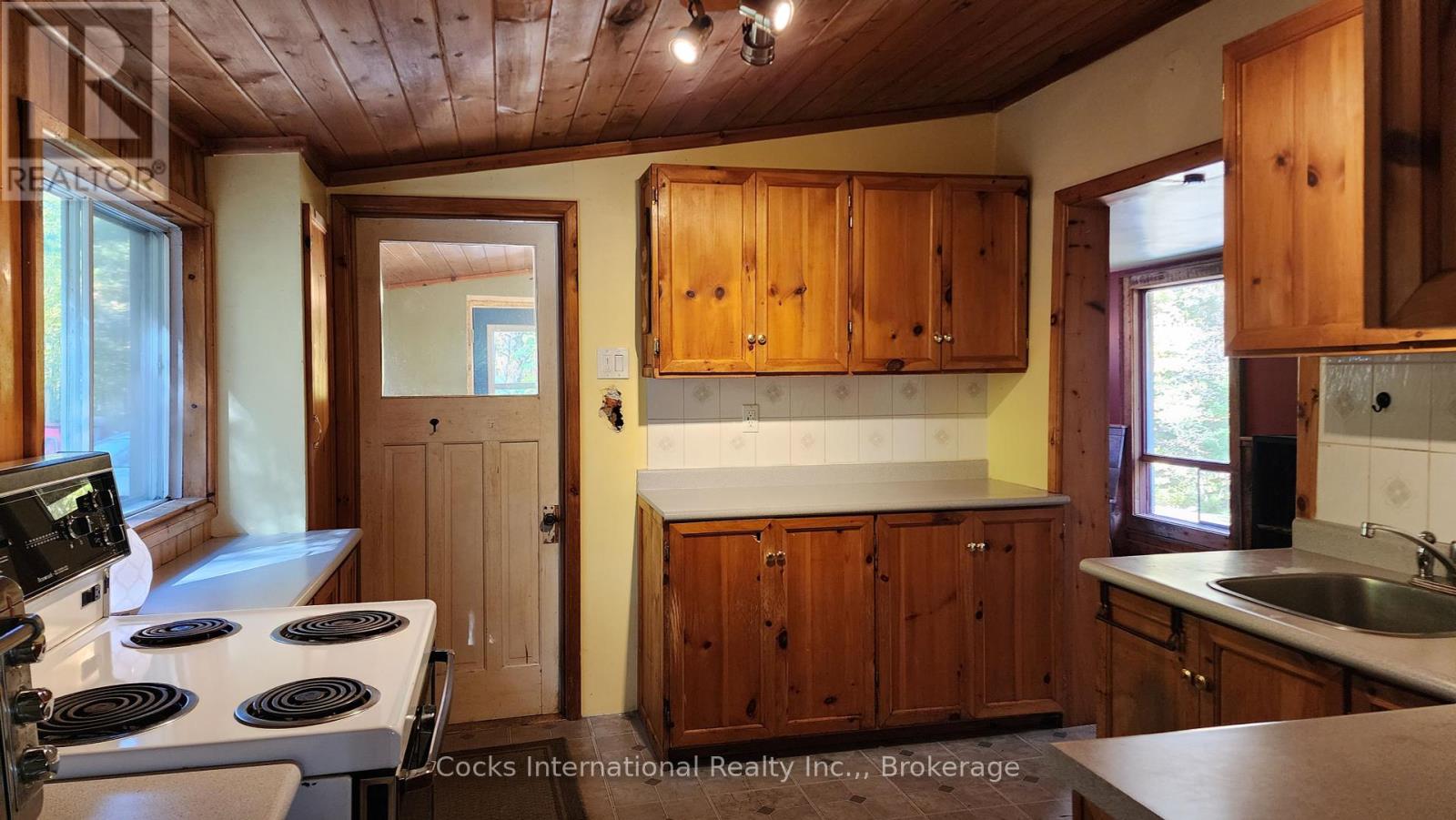 205 Lockes Road, Perry, Ontario  P0A 1R0 - Photo 9 - X12442939