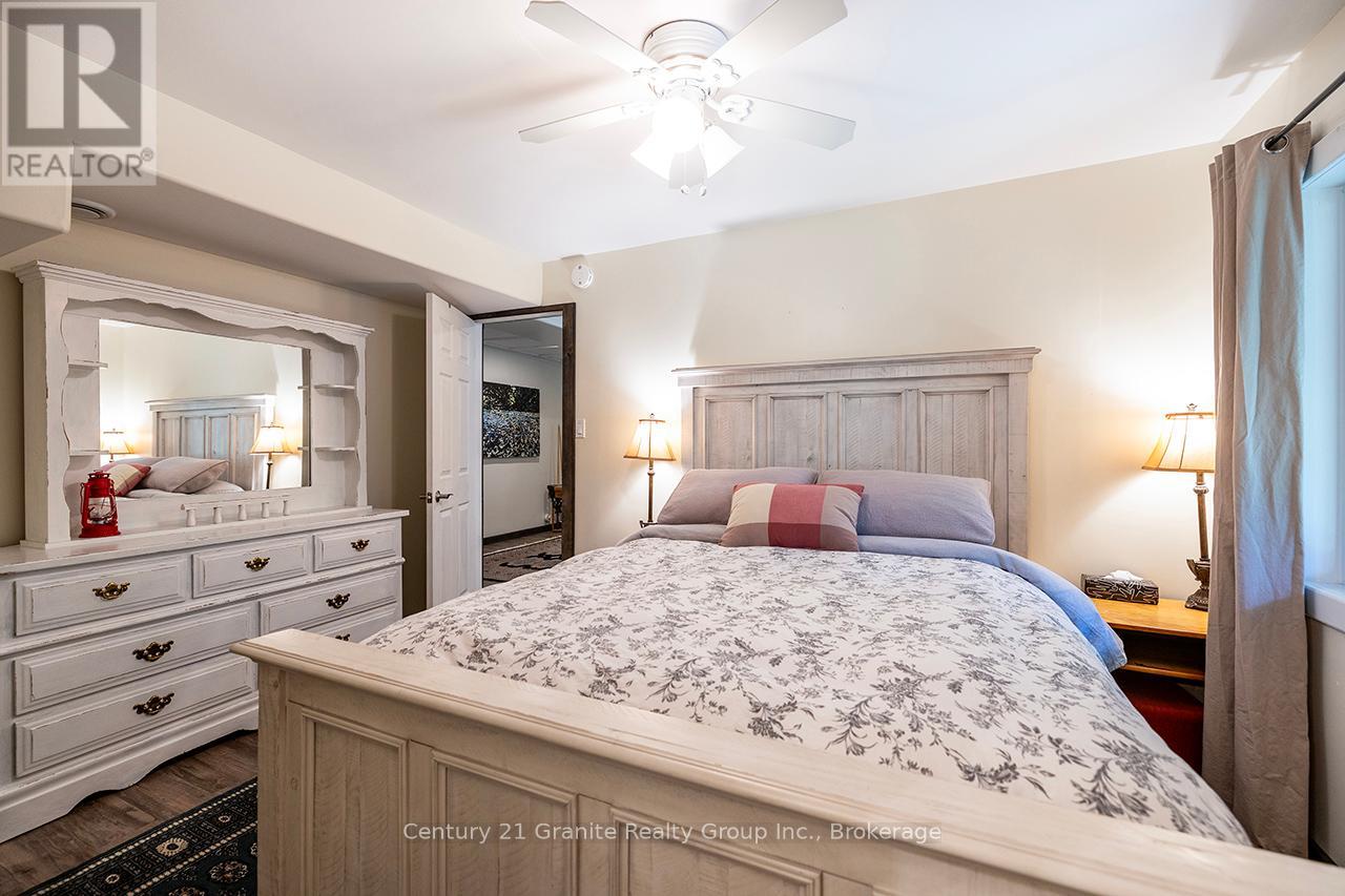 85 Nevison Drive, Kawartha Lakes, Ontario  K0M 2L0 - Photo 23 - X12442998