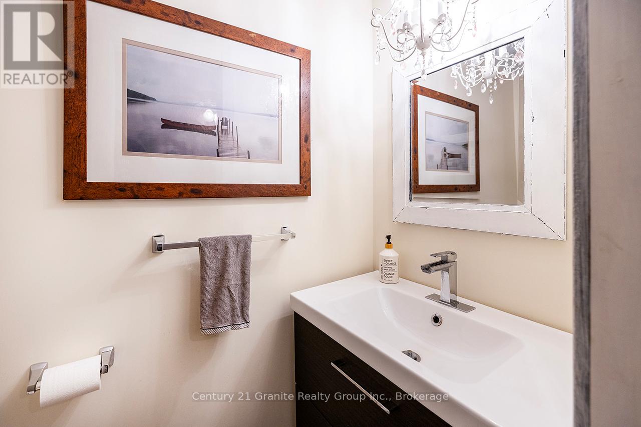 85 Nevison Drive, Kawartha Lakes, Ontario  K0M 2L0 - Photo 24 - X12442998