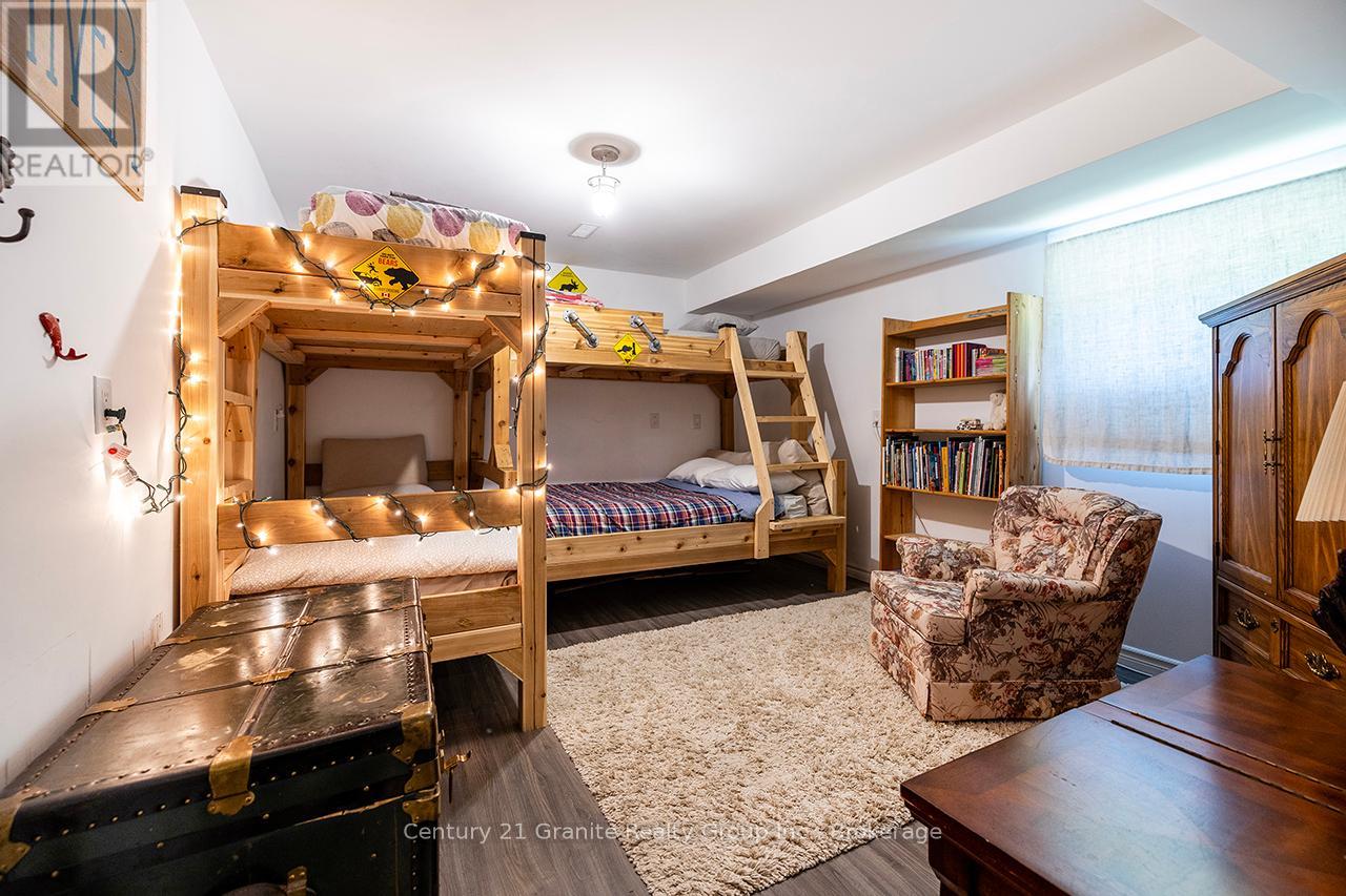 85 Nevison Drive, Kawartha Lakes, Ontario  K0M 2L0 - Photo 25 - X12442998