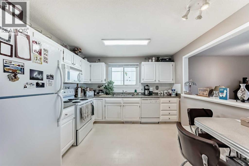 2037/2039 30 Street Sw, Calgary, Alberta  T3E 2L6 - Photo 27 - A2259785