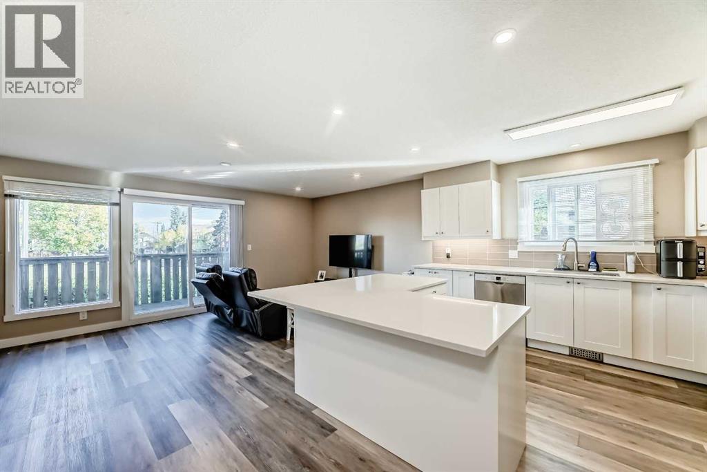 2037/2039 30 Street Sw, Calgary, Alberta  T3E 2L6 - Photo 6 - A2259785
