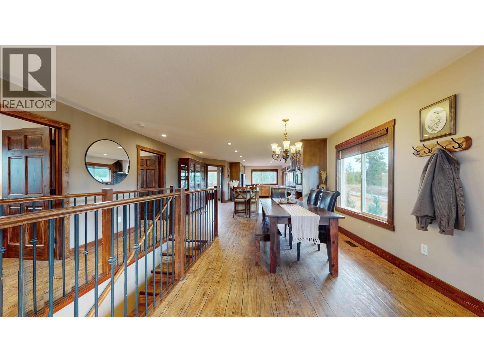 1359 38th Avenue S, Cranbrook, British Columbia  V1C 7A8 - Photo 4 - 10364585