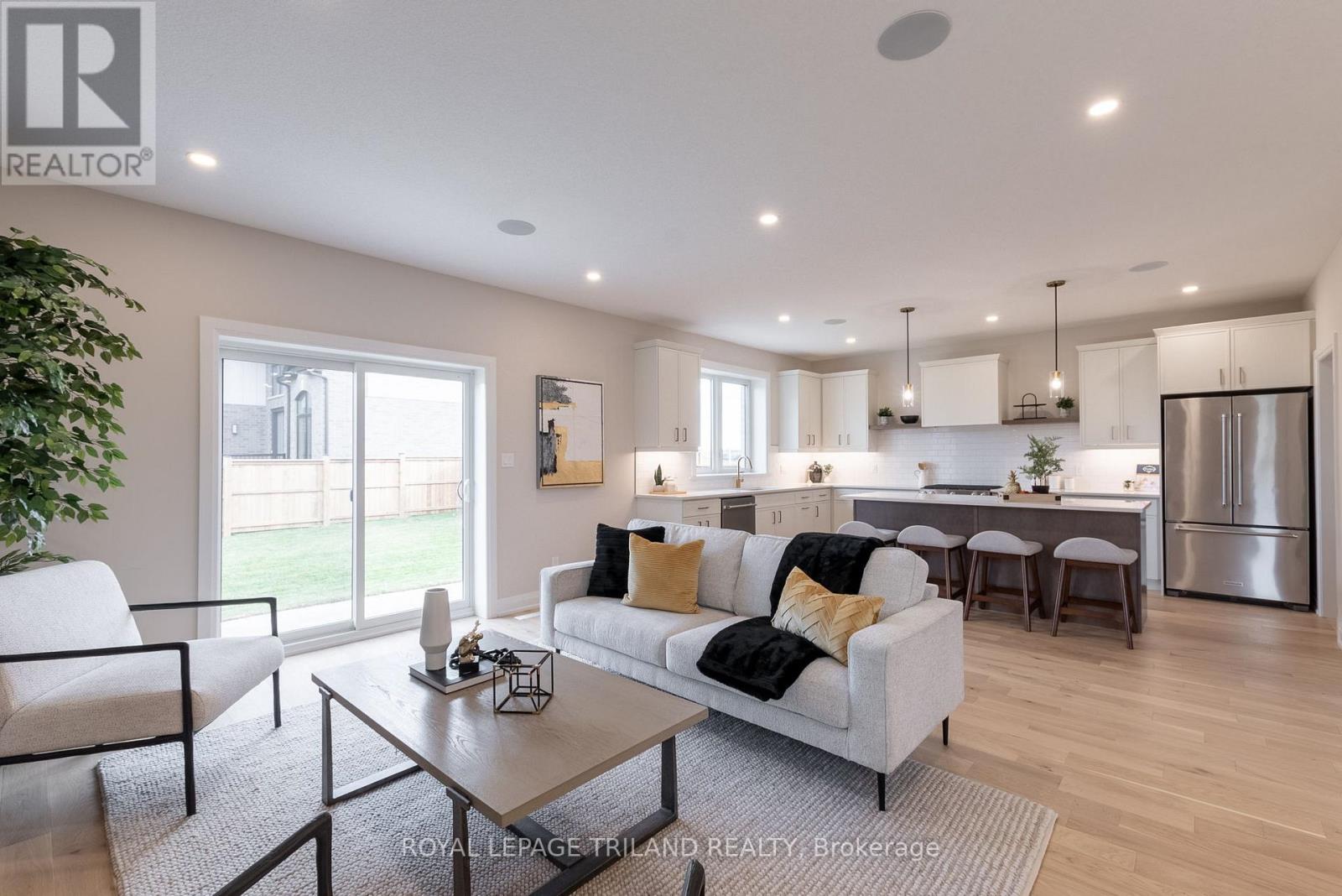 31 Allister Drive, Middlesex Centre (Kilworth), Ontario  N0L 1R0 - Photo 10 - X12442946