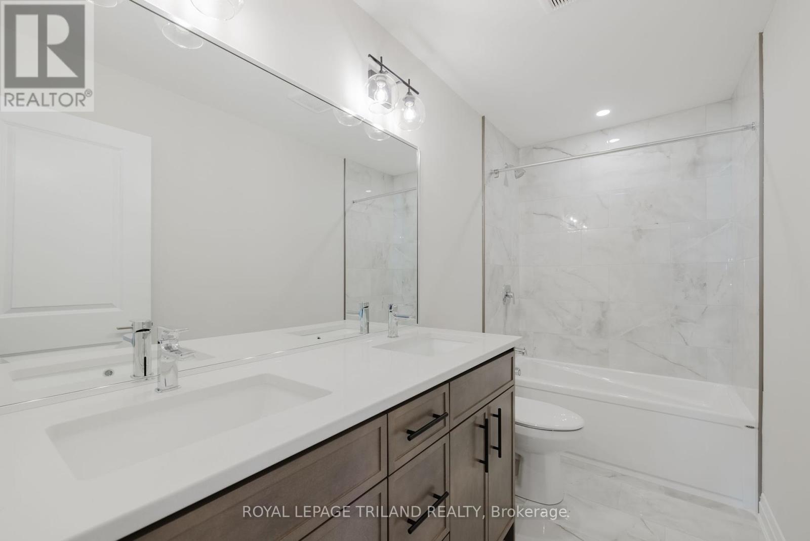 35 Allister Drive, Middlesex Centre, Ontario  N0L 1R0 - Photo 27 - X12442949