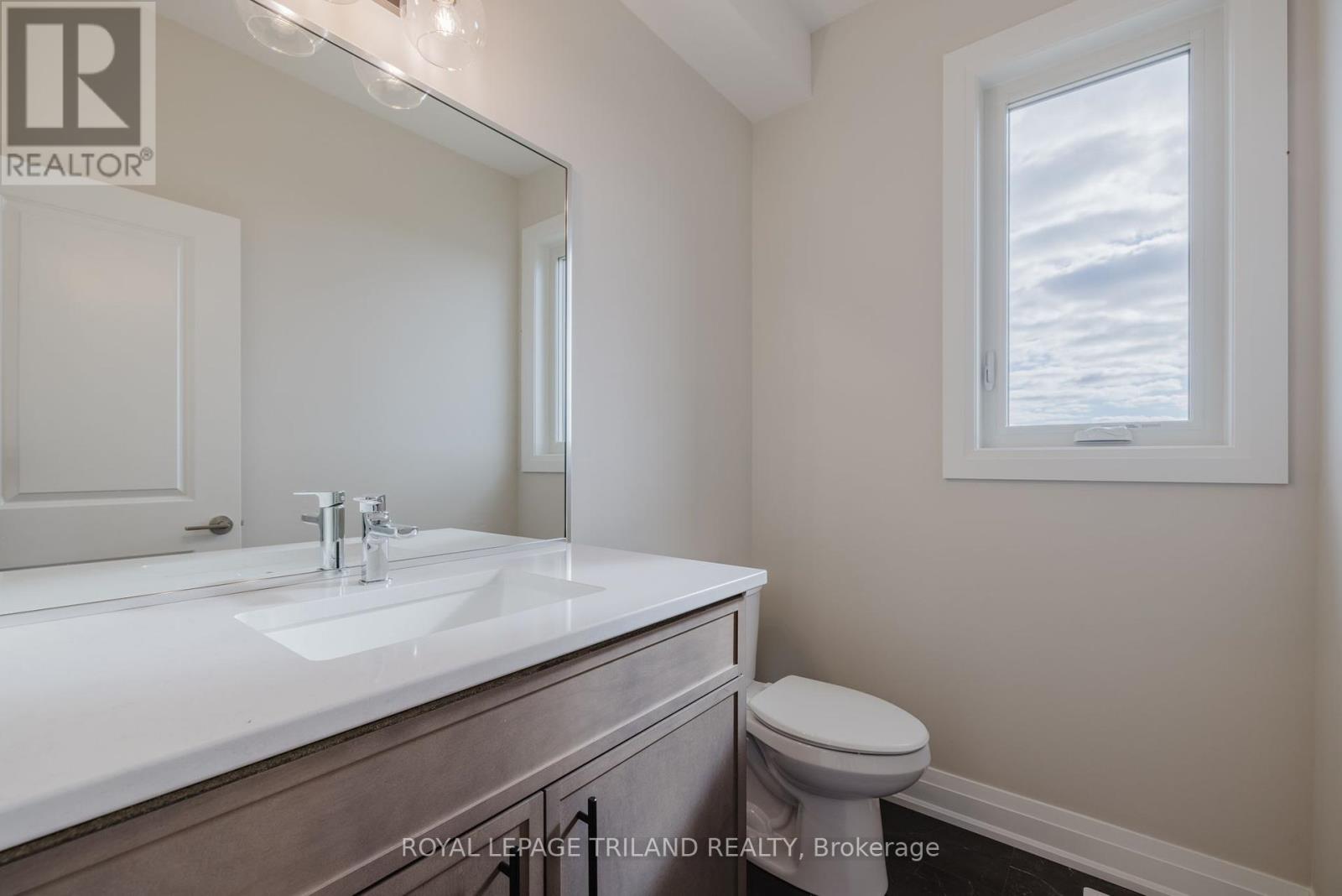35 Allister Drive, Middlesex Centre, Ontario  N0L 1R0 - Photo 7 - X12442949