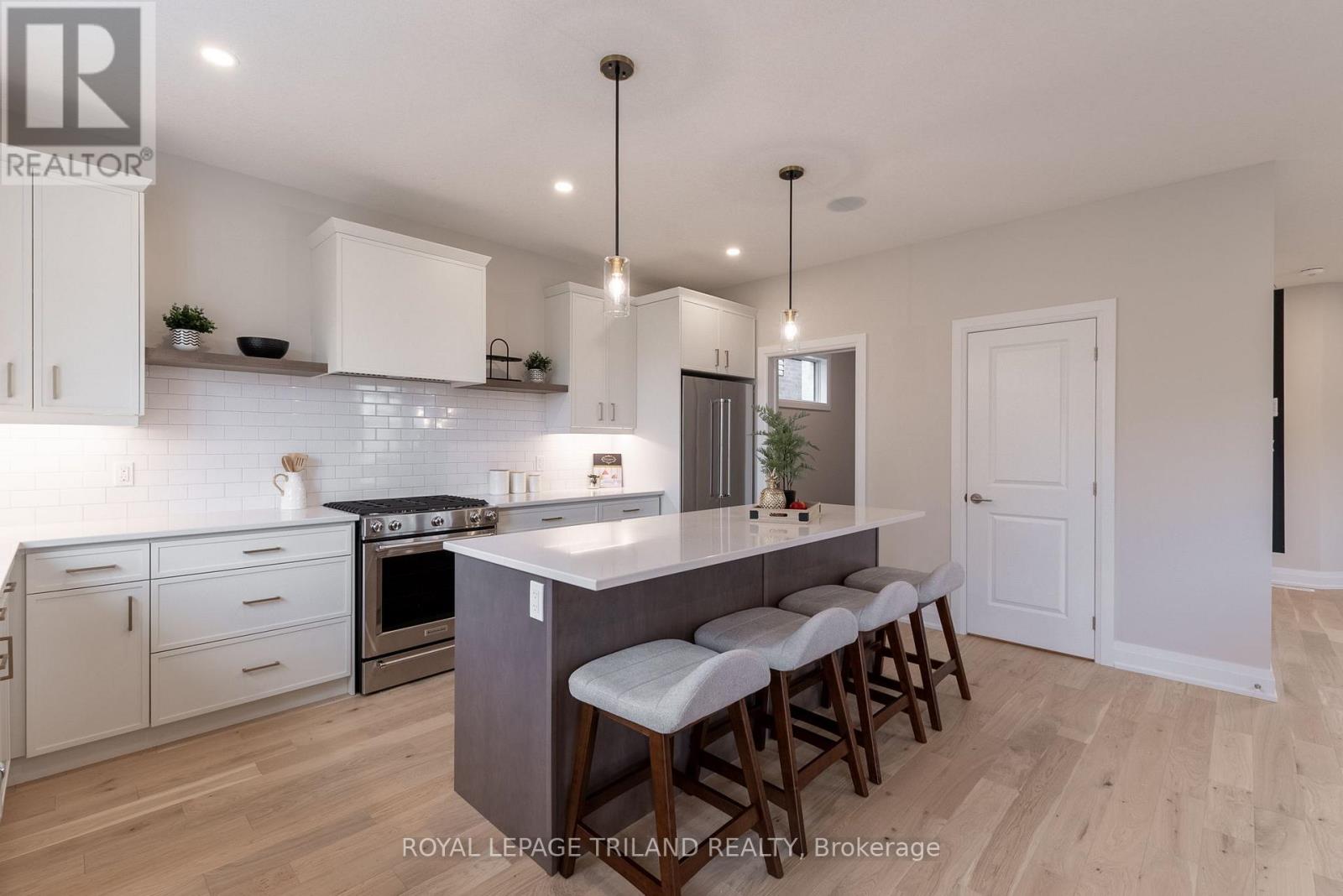 43 Allister Drive, Middlesex Centre (Kilworth), Ontario  N0L 1R0 - Photo 13 - X12442959