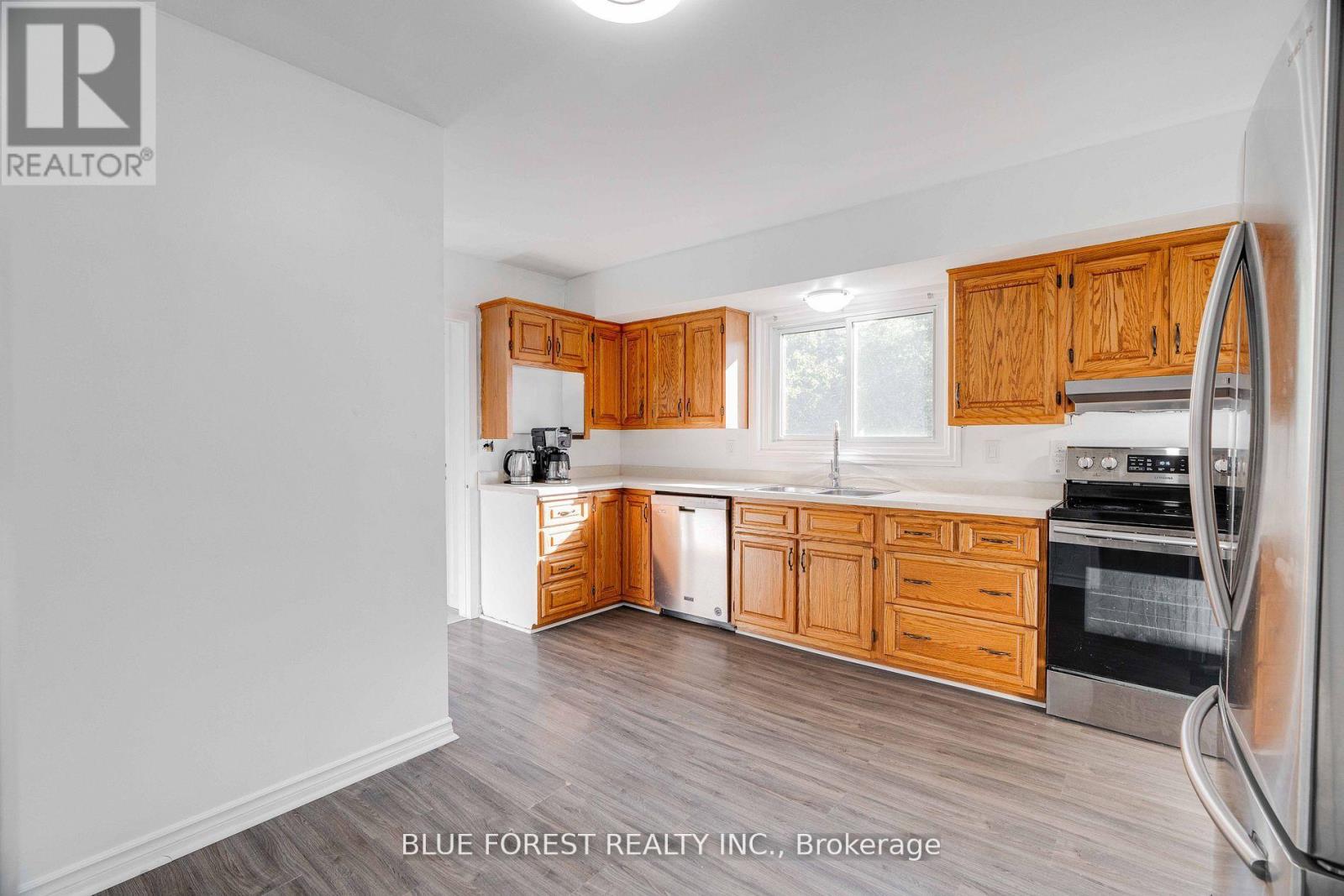195 Myrtle Street, St. Thomas, Ontario  N5R 2G8 - Photo 8 - X12442982