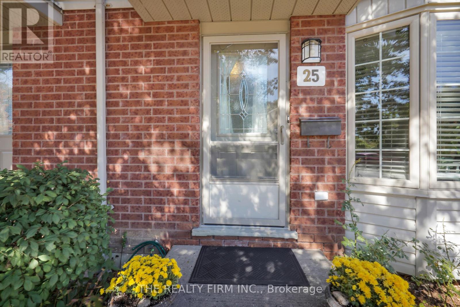 25 - 70 Chapman Court, London North (North I), Ontario  N6G 4Z4 - Photo 4 - X12442983