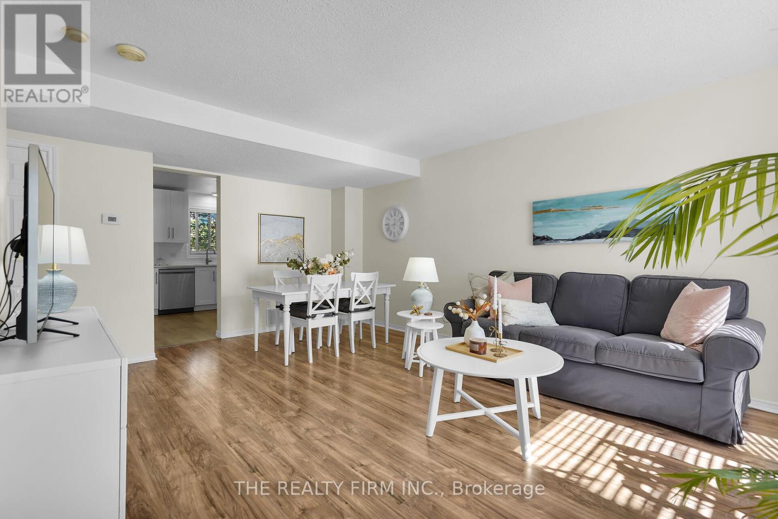 25 - 70 Chapman Court, London North (North I), Ontario  N6G 4Z4 - Photo 6 - X12442983