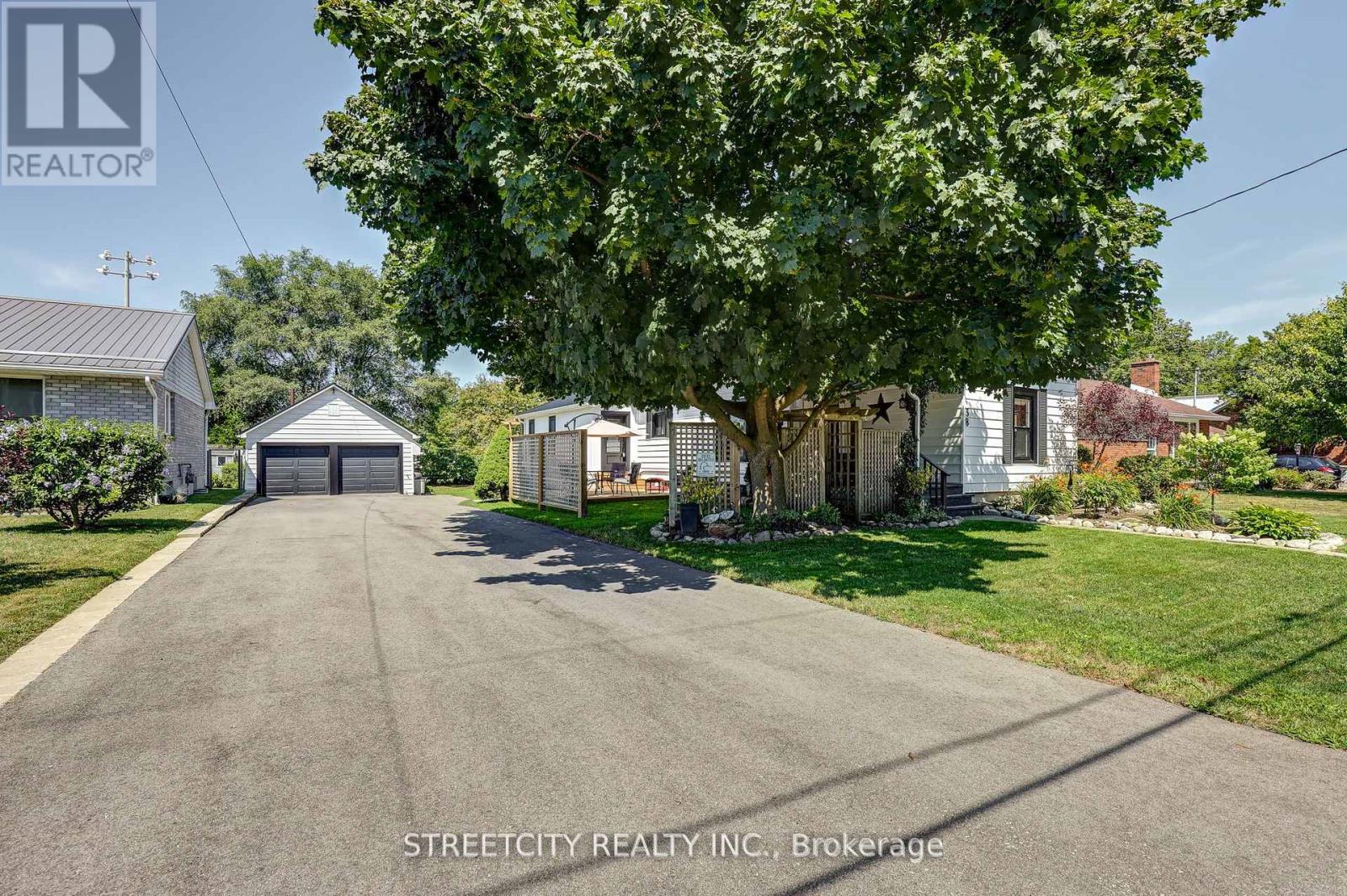 38 St. Andrew Street, Aylmer, Ontario  N5H 2N1 - Photo 1 - X12442986