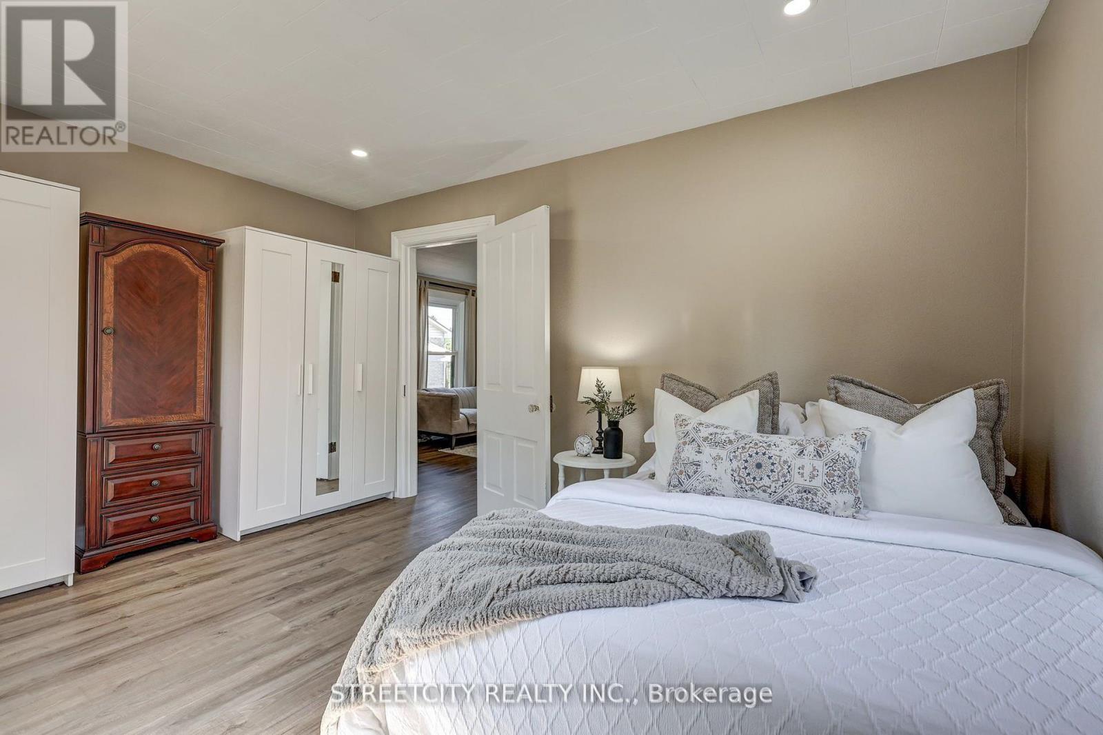 38 St. Andrew Street, Aylmer, Ontario  N5H 2N1 - Photo 10 - X12442986