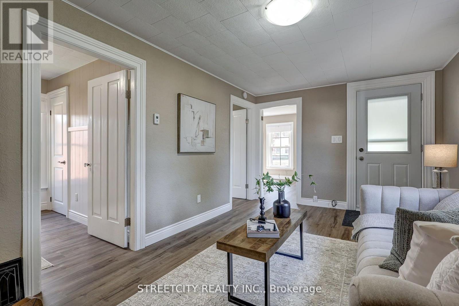 38 St. Andrew Street, Aylmer, Ontario  N5H 2N1 - Photo 7 - X12442986