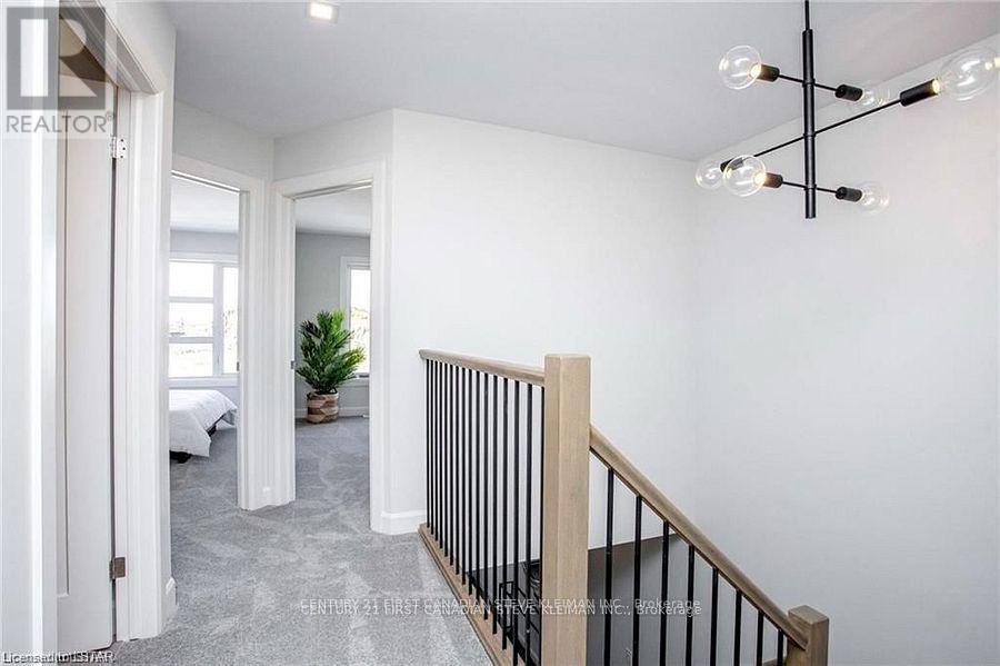 37 - 2700 Buroak Drive, London North (North S), Ontario  N6G 5B6 - Photo 11 - X12442989
