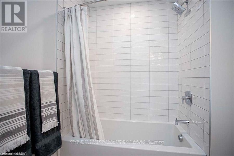 37 - 2700 Buroak Drive, London North (North S), Ontario  N6G 5B6 - Photo 17 - X12442989