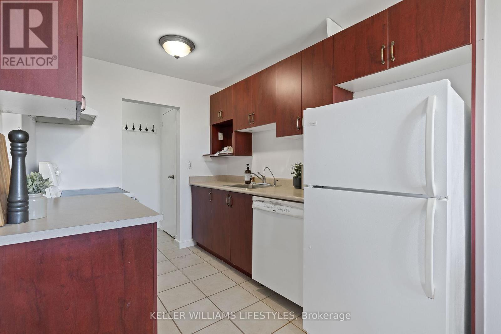 511 - 931 Wonderland Road S, London South (South M), Ontario  N6K 2X6 - Photo 18 - X12443045