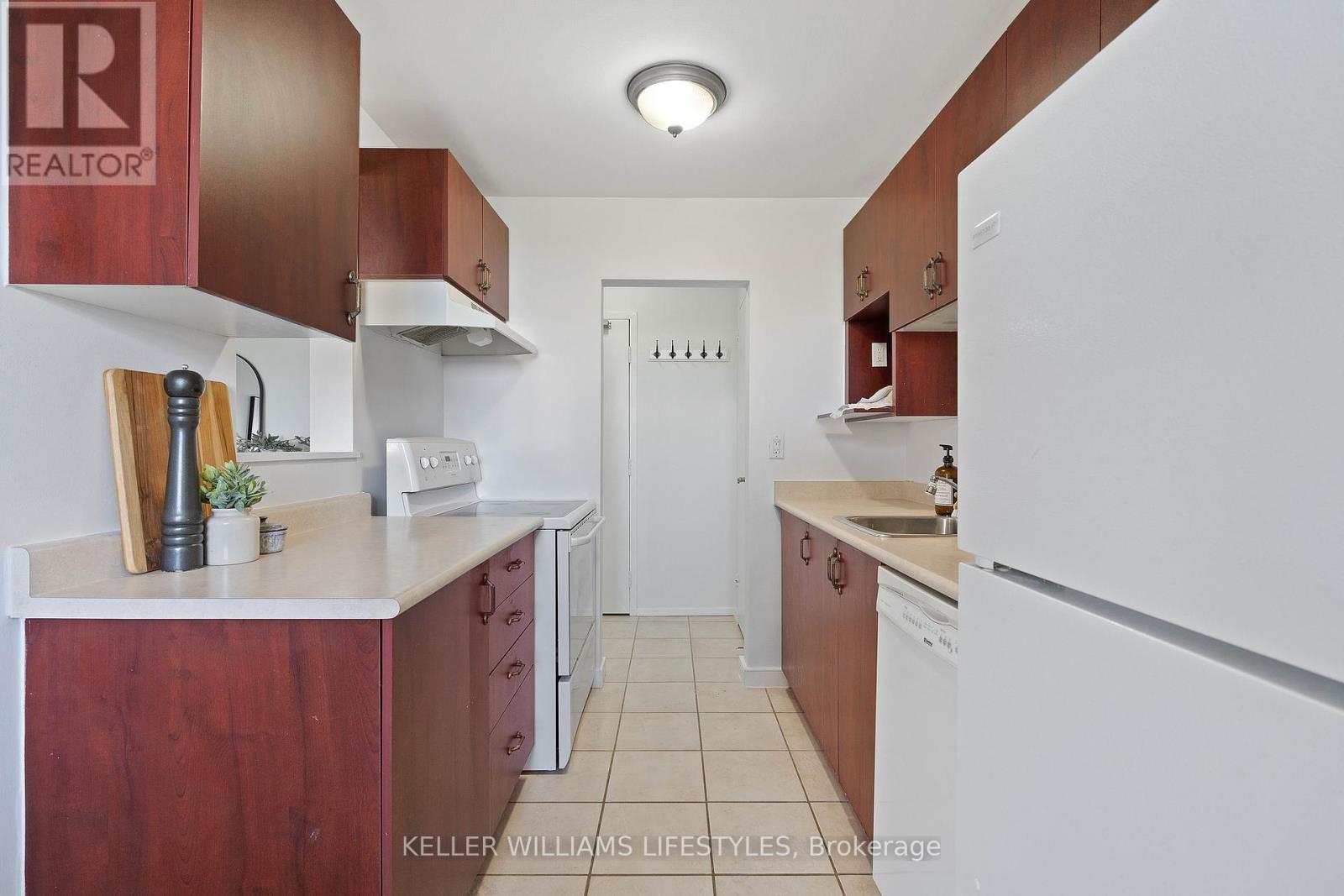 511 - 931 Wonderland Road S, London South (South M), Ontario  N6K 2X6 - Photo 19 - X12443045