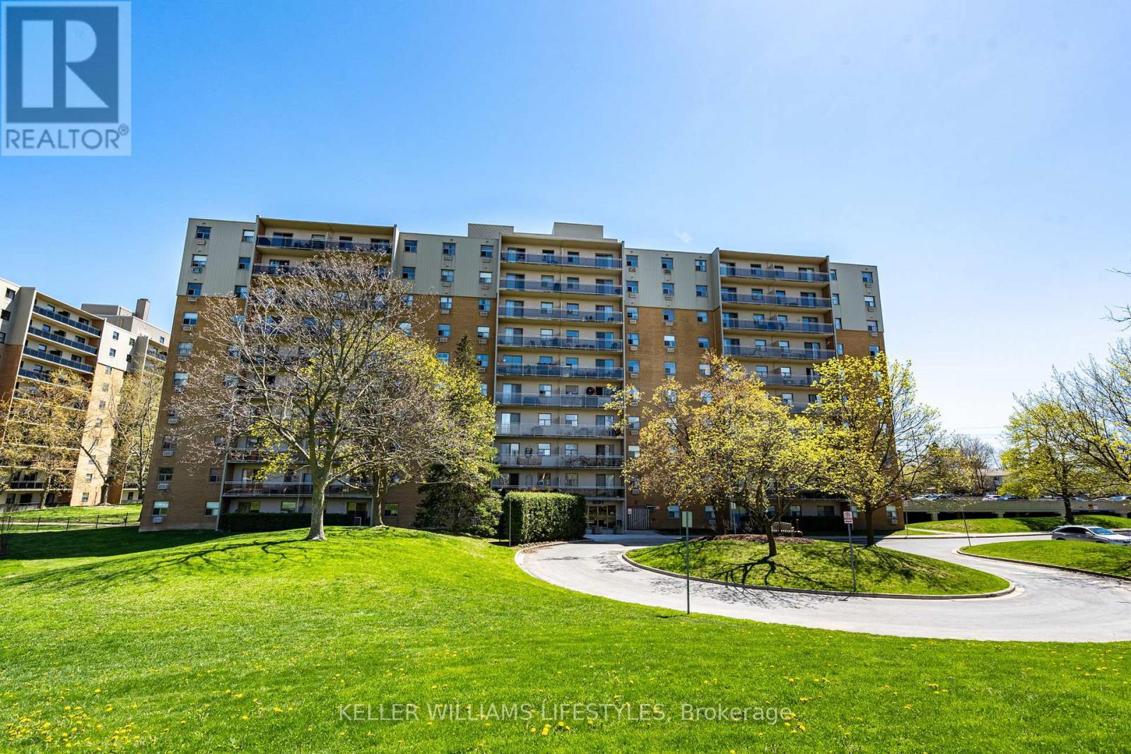 511 - 931 Wonderland Road S, London South (South M), Ontario  N6K 2X6 - Photo 2 - X12443045