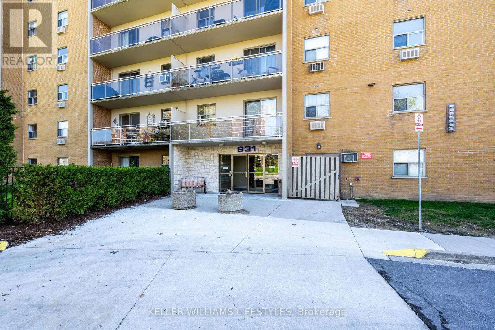 511 - 931 Wonderland Road S, London South (South M), Ontario  N6K 2X6 - Photo 3 - X12443045