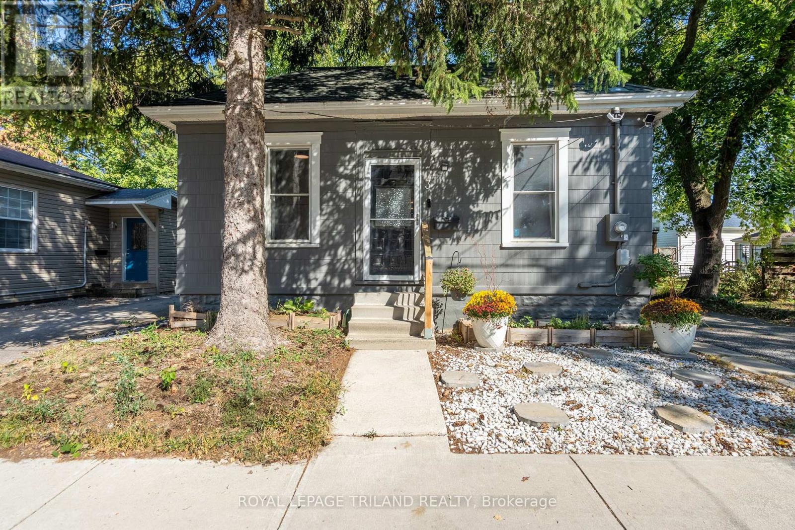 3 Henry Street, London East (East K), Ontario  N6B 2L6 - Photo 4 - X12443100