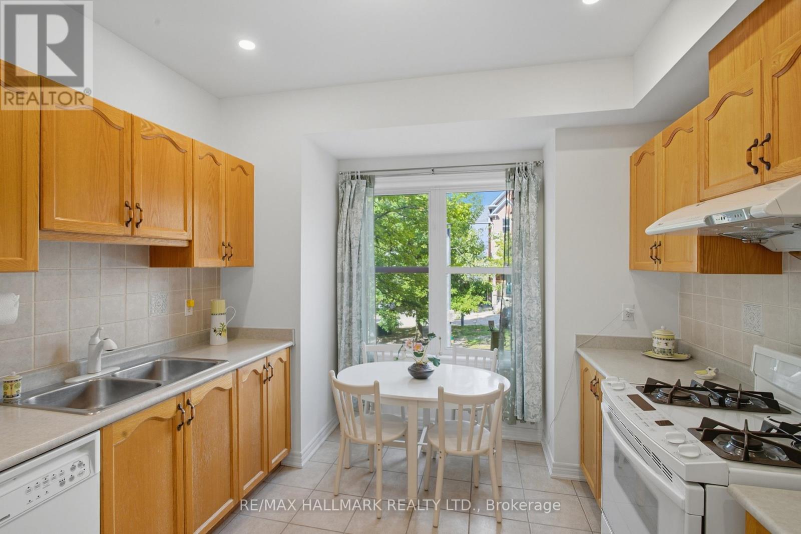 19 Michael Way, Markham (Buttonville), Ontario  L3R 5G4 - Photo 9 - N12442022