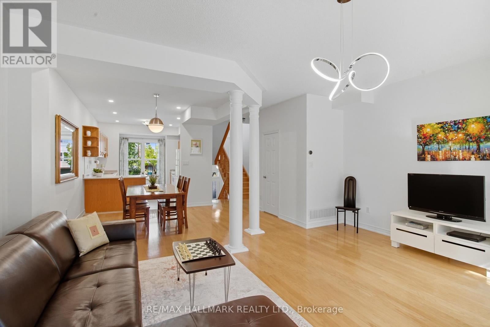 19 Michael Way, Markham (Buttonville), Ontario  L3R 5G4 - Photo 4 - N12442022