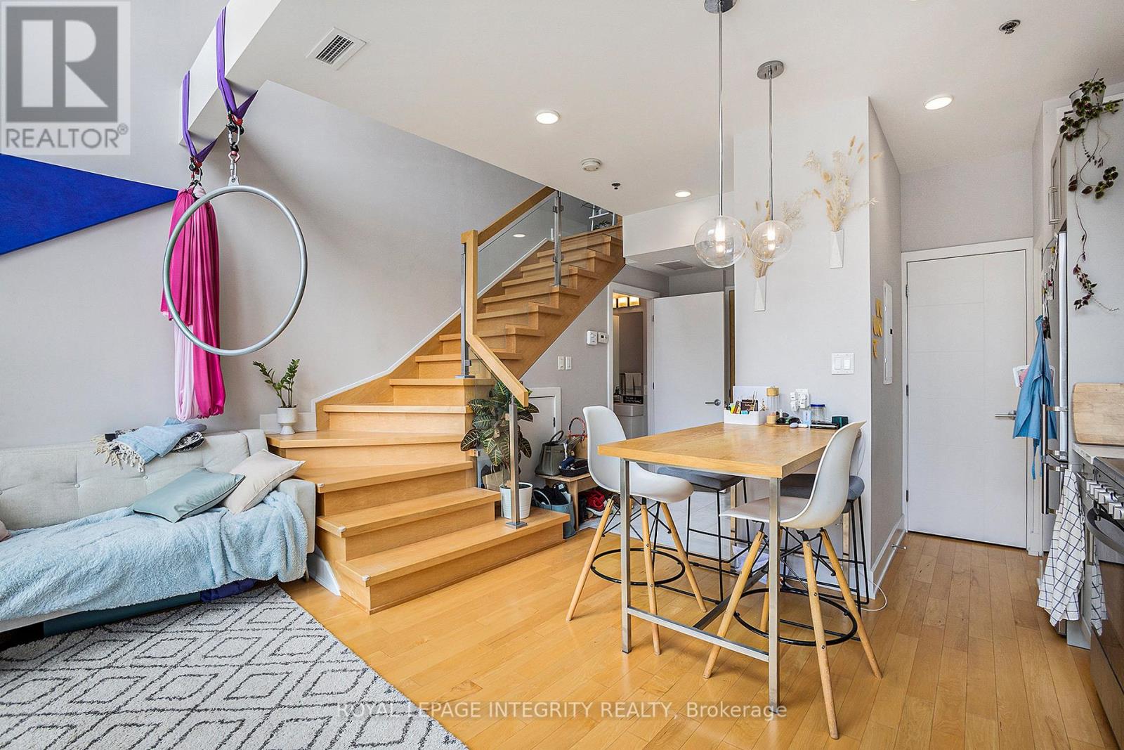 212 - 197 Lisgar Street, Ottawa, Ontario  K2P 0C3 - Photo 3 - X12442988