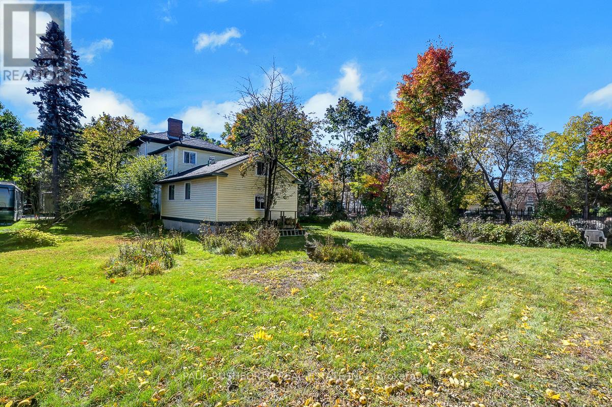 5 D'arcy Street, Perth, Ontario  K7H 2T7 - Photo 2 - X12443002