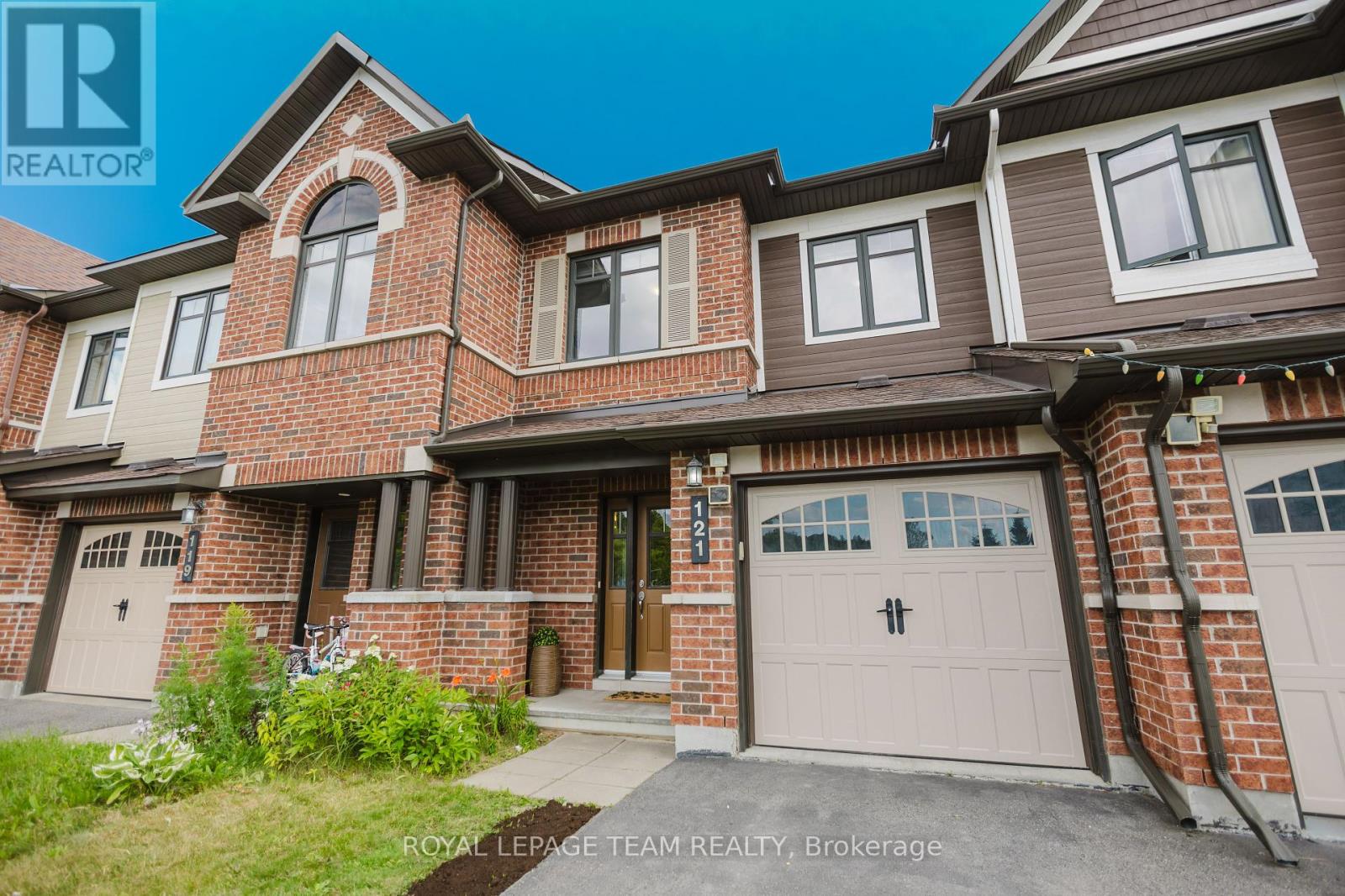 121 Mancini Way, Ottawa, Ontario  K2J 5X3 - Photo 2 - X12443020