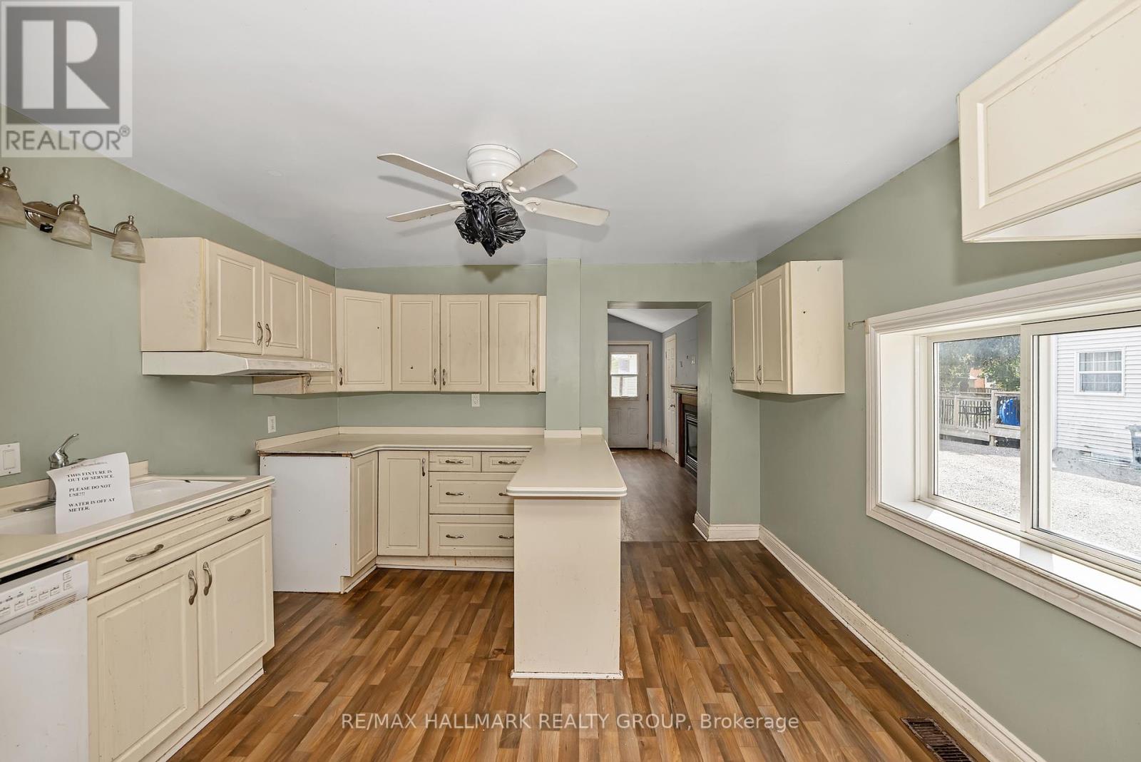 243 Harriet Street, Arnprior, Ontario  K7S 2T4 - Photo 11 - X12443098