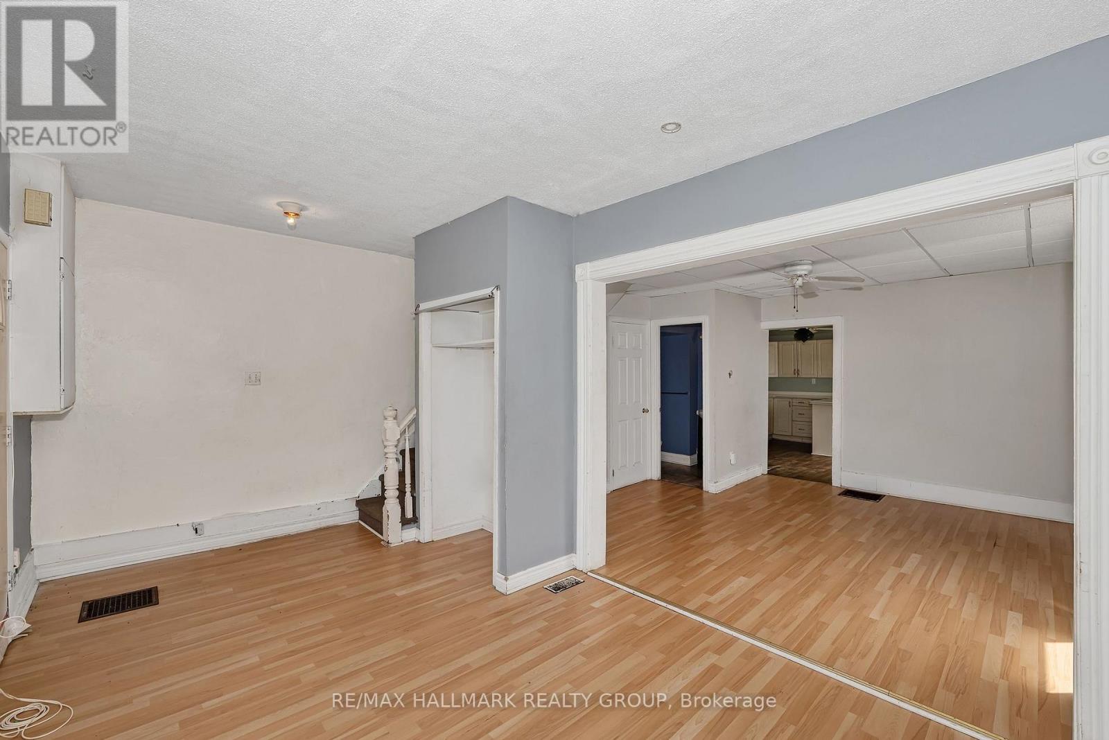 243 Harriet Street, Arnprior, Ontario  K7S 2T4 - Photo 15 - X12443098