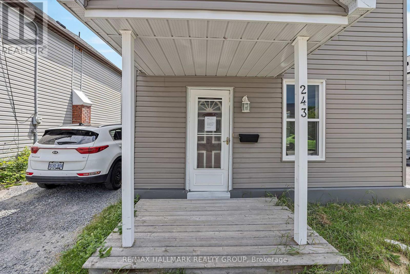 243 Harriet Street, Arnprior, Ontario  K7S 2T4 - Photo 4 - X12443098