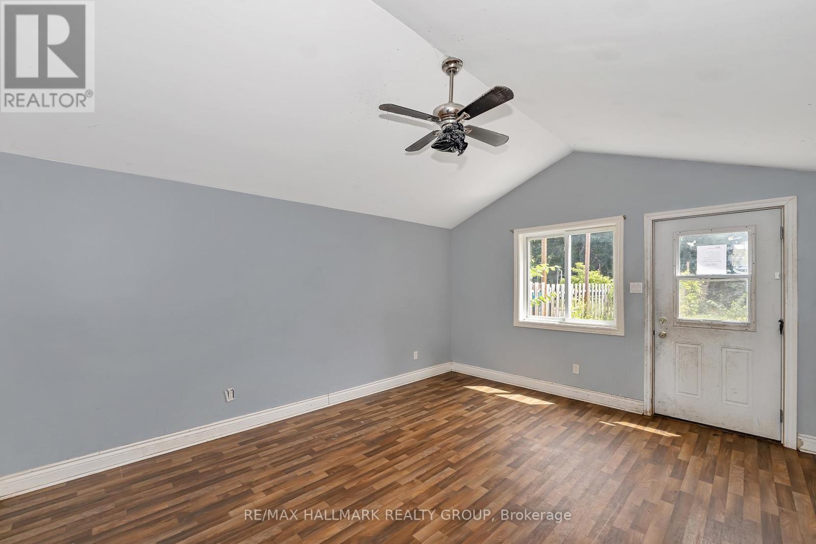 243 Harriet Street, Arnprior, Ontario  K7S 2T4 - Photo 9 - X12443098