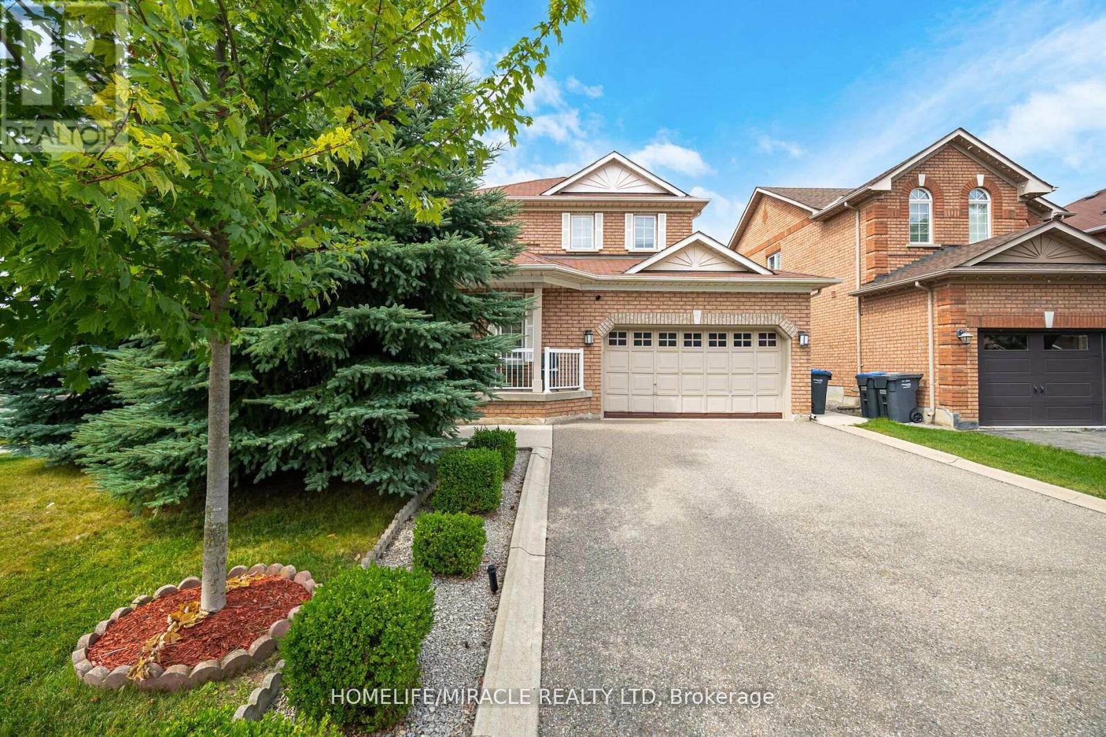 129 Van Scott Drive, Brampton, Ontario  L7A 2C7 - Photo 2 - W12378196