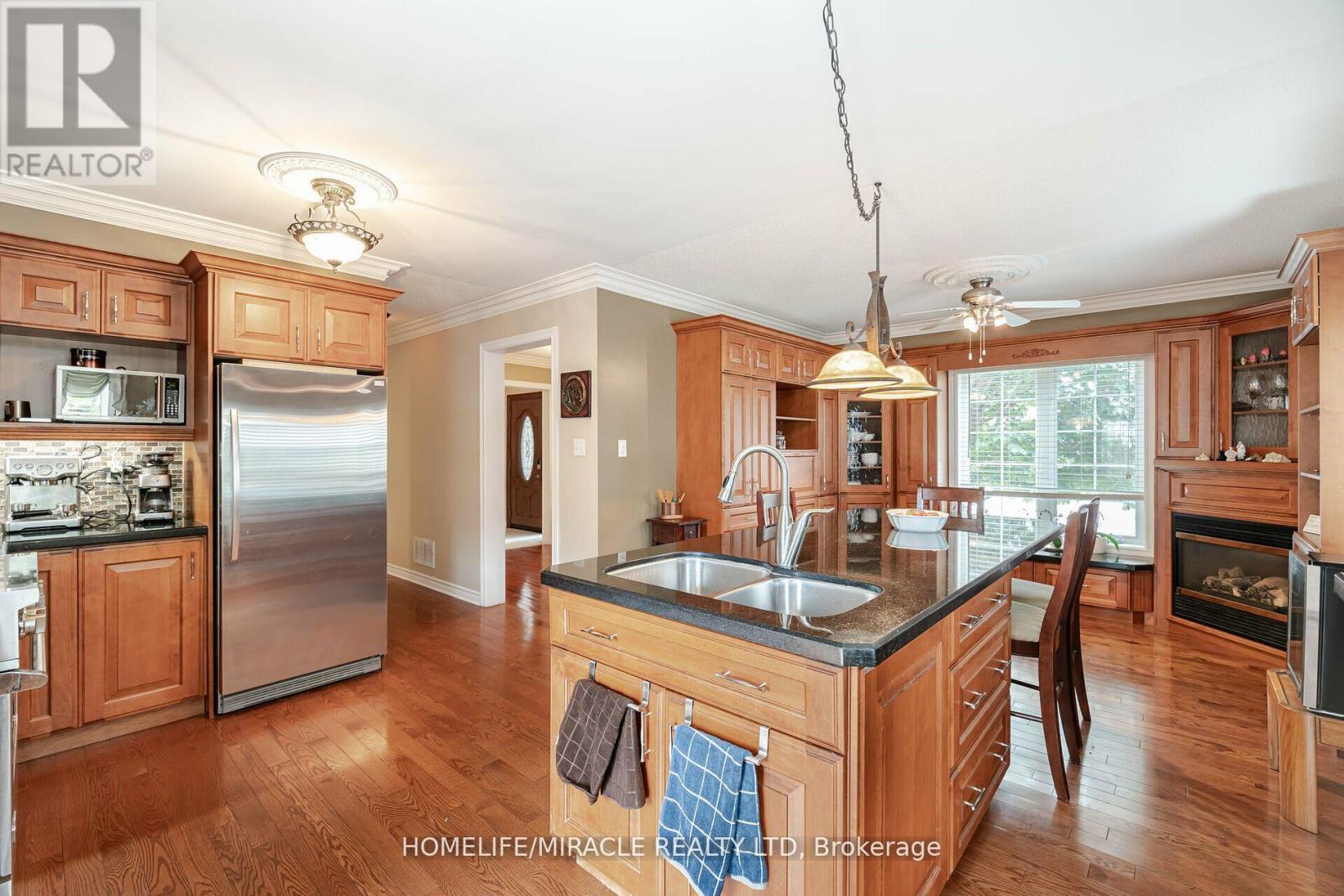 129 Van Scott Drive, Brampton, Ontario  L7A 2C7 - Photo 17 - W12378196