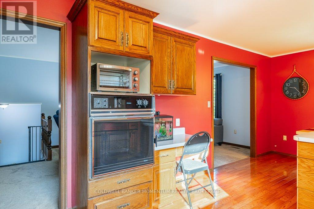 738 Welland Road, Pelham (Fenwick), Ontario  L0S 1C0 - Photo 20 - X12442962