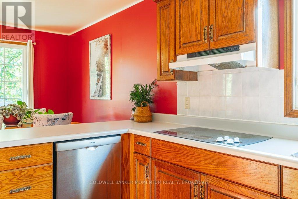 738 Welland Road, Pelham (Fenwick), Ontario  L0S 1C0 - Photo 21 - X12442962