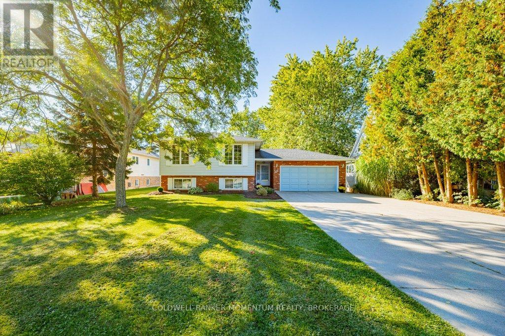 738 Welland Road, Pelham (Fenwick), Ontario  L0S 1C0 - Photo 3 - X12442962