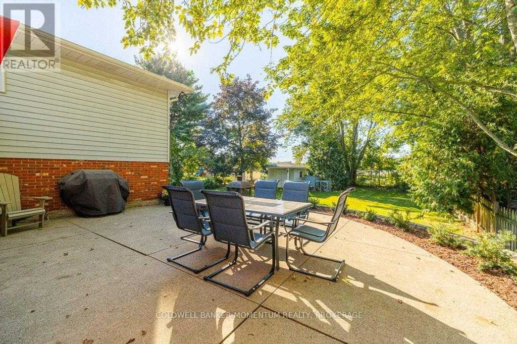 738 Welland Road, Pelham (Fenwick), Ontario  L0S 1C0 - Photo 36 - X12442962